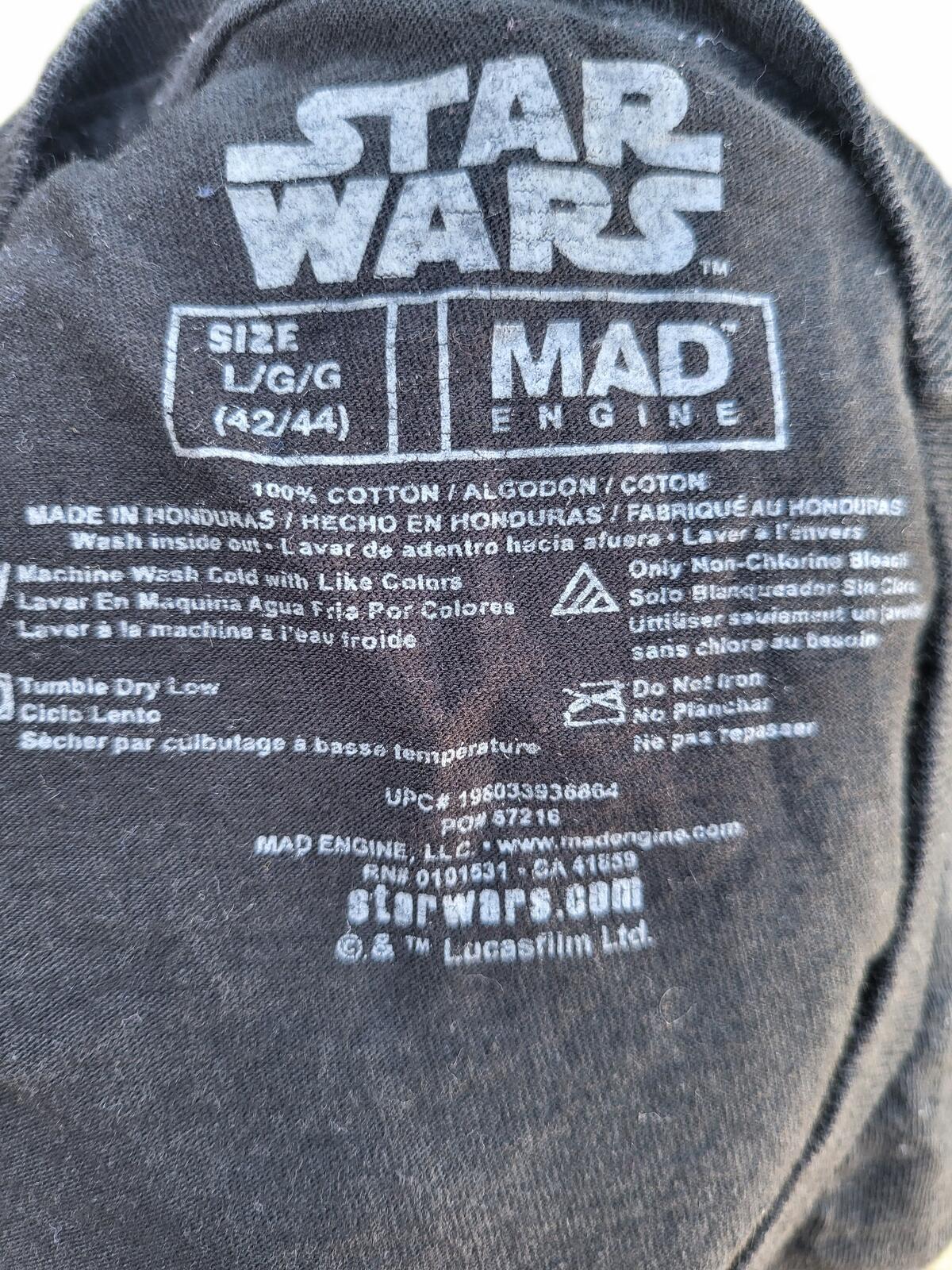 The Mandalorian Star Wars Graphic T-Shirt - Large