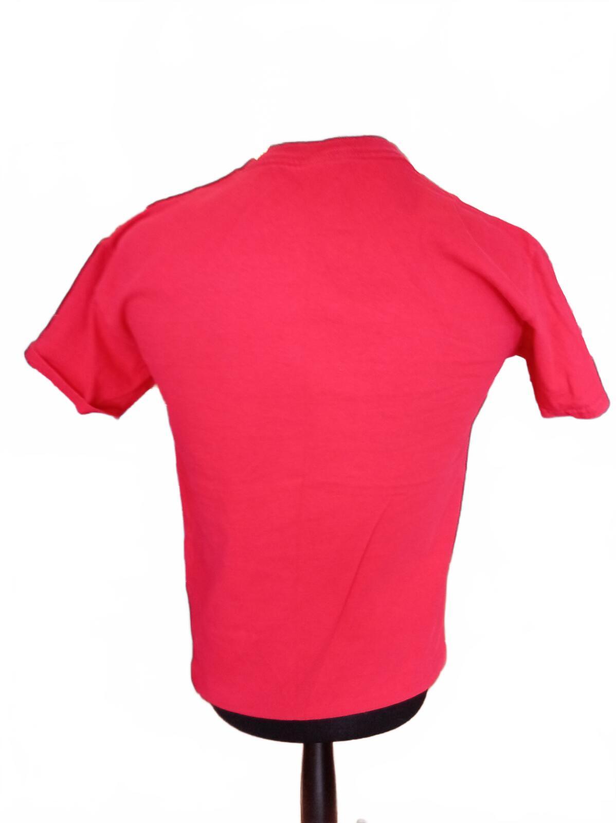 Red Southern Stars Basketball Graphic T-Shirt - Medium