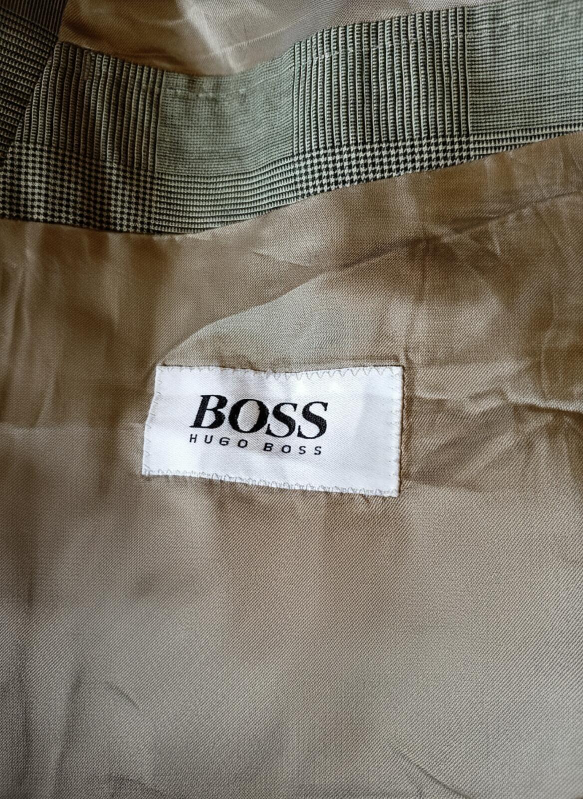 Vintage 1990s Hugo Boss Grey Check Blazer – Size 46 – Classic Fit