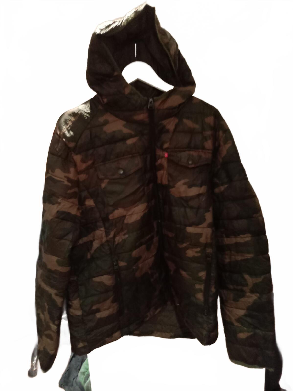 Levi’s Camo Hooded Jacket – Men’s – Midweight – Excellent Condition - Large