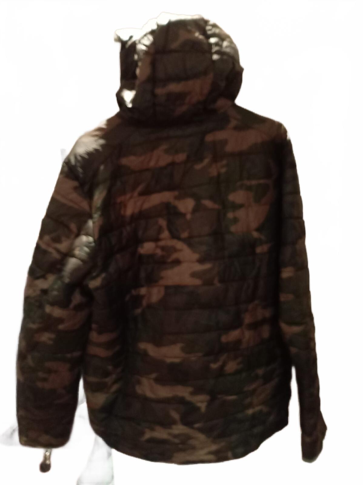 Levi’s Camo Hooded Jacket – Men’s – Midweight – Excellent Condition - Large