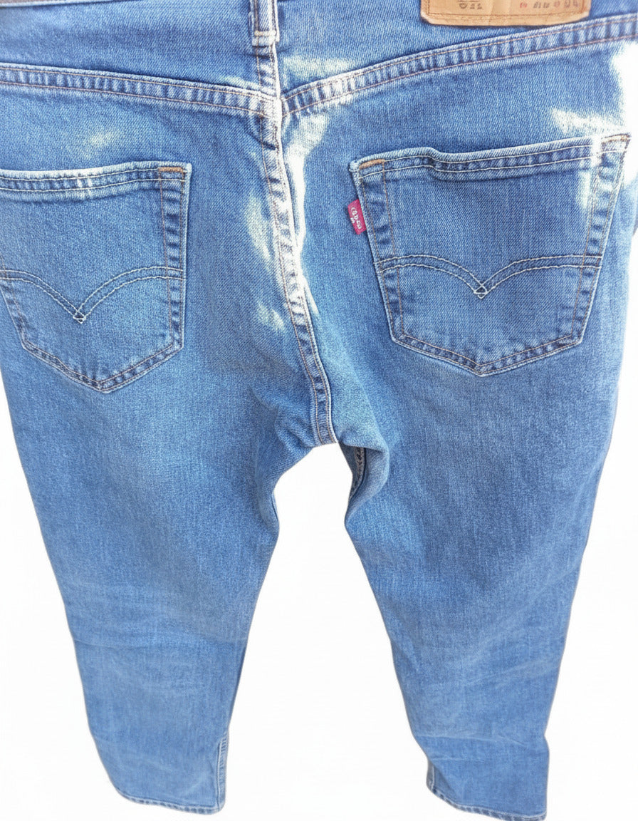 Levi Men’s 511 Jeans W29 L30 – Light Wash Denim – Stretch – Classic Fit