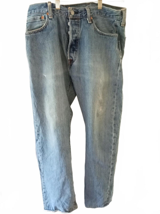 Levi's Classic Light Blue Denim Jeans W34 L32