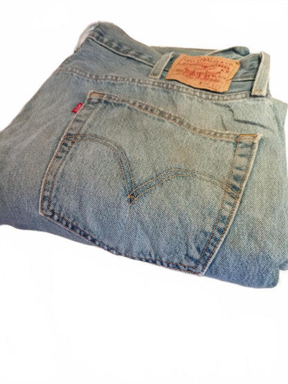 Levi's Classic Light Blue Denim Jeans with Button Fly W38 L32