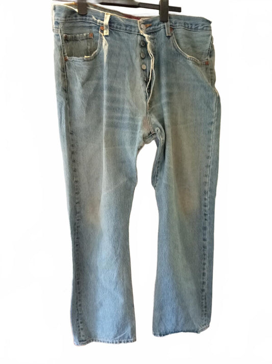 Levi's Classic Light Blue Denim Jeans with Button Fly W38 L32