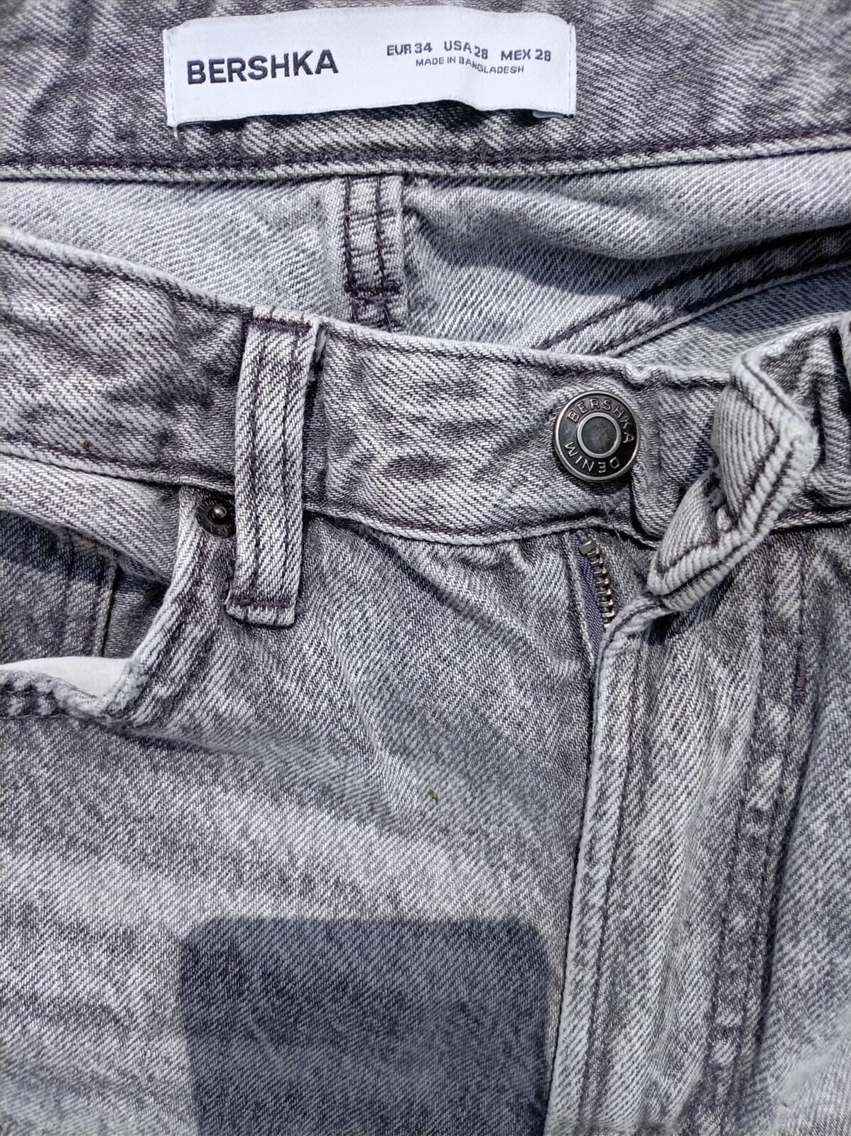 Bershka Light Grey Straight Leg Jeans EUR 34 / USA 28 / UK 6