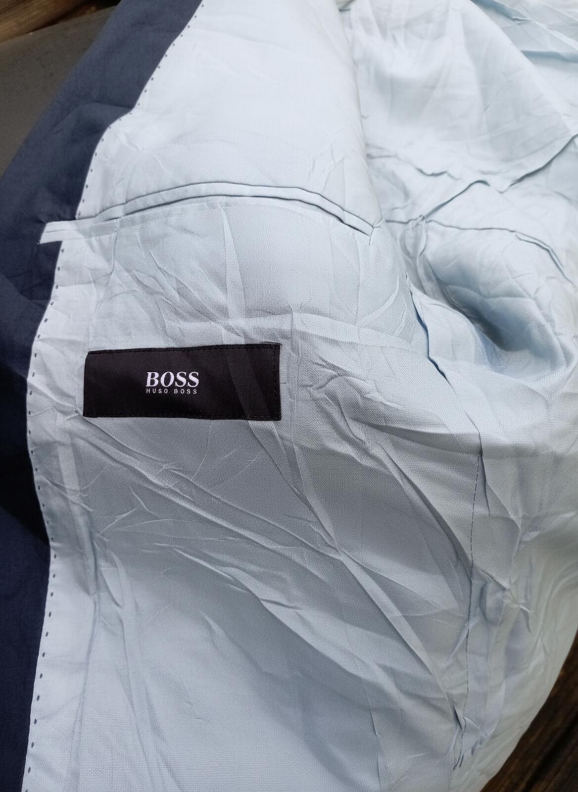 Hugo Boss Men’s Blazer – Navy – 48R – Classic Fit