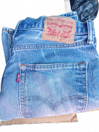 Levi’s 501 Men’s Jeans W31 L30 PC9 00501‑2331 – Straight Leg Blue Denim Patch
