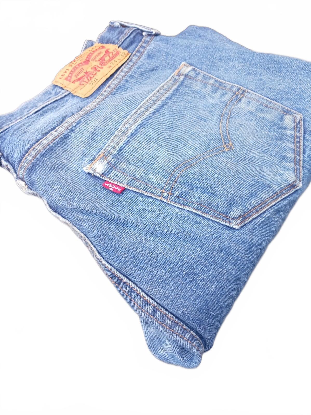 Beautiful Levi's 501 Classic Fit Blue Denim Jeans W34 L32