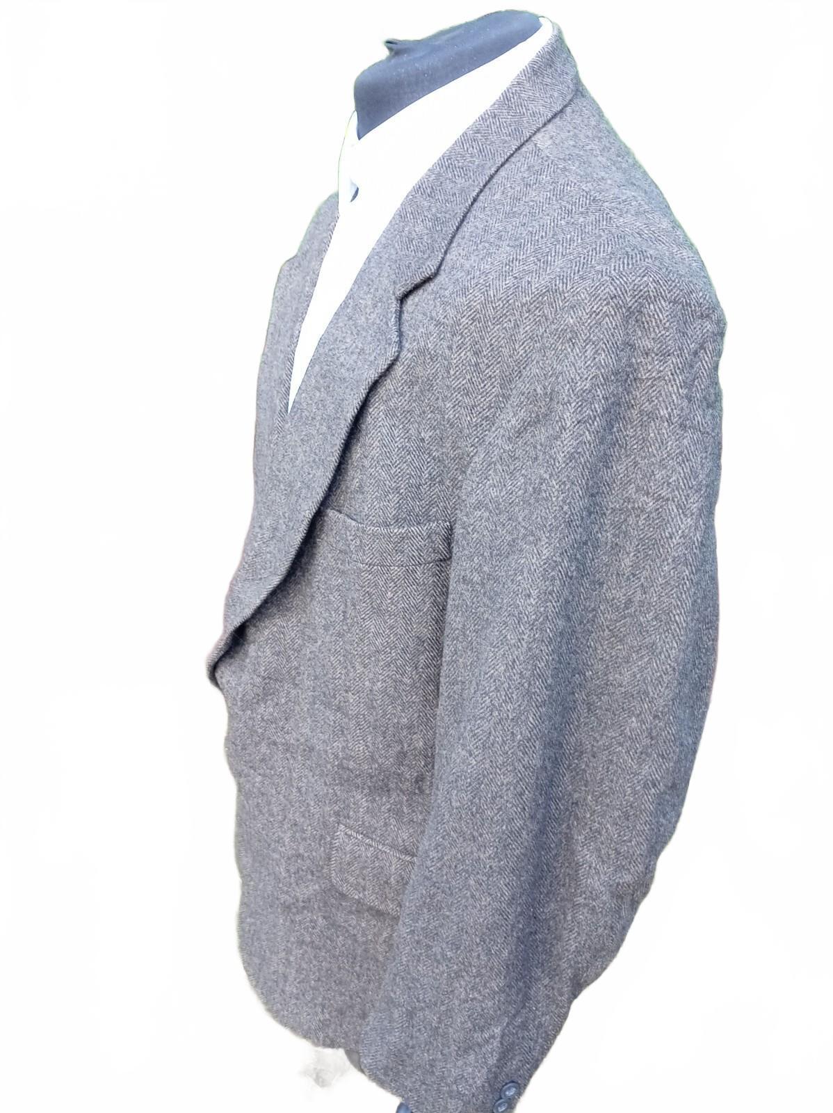 Vintage 80s Men's Grey Herringbone Tweed Blazer Jacket 46R Wool Sport Coat USA
