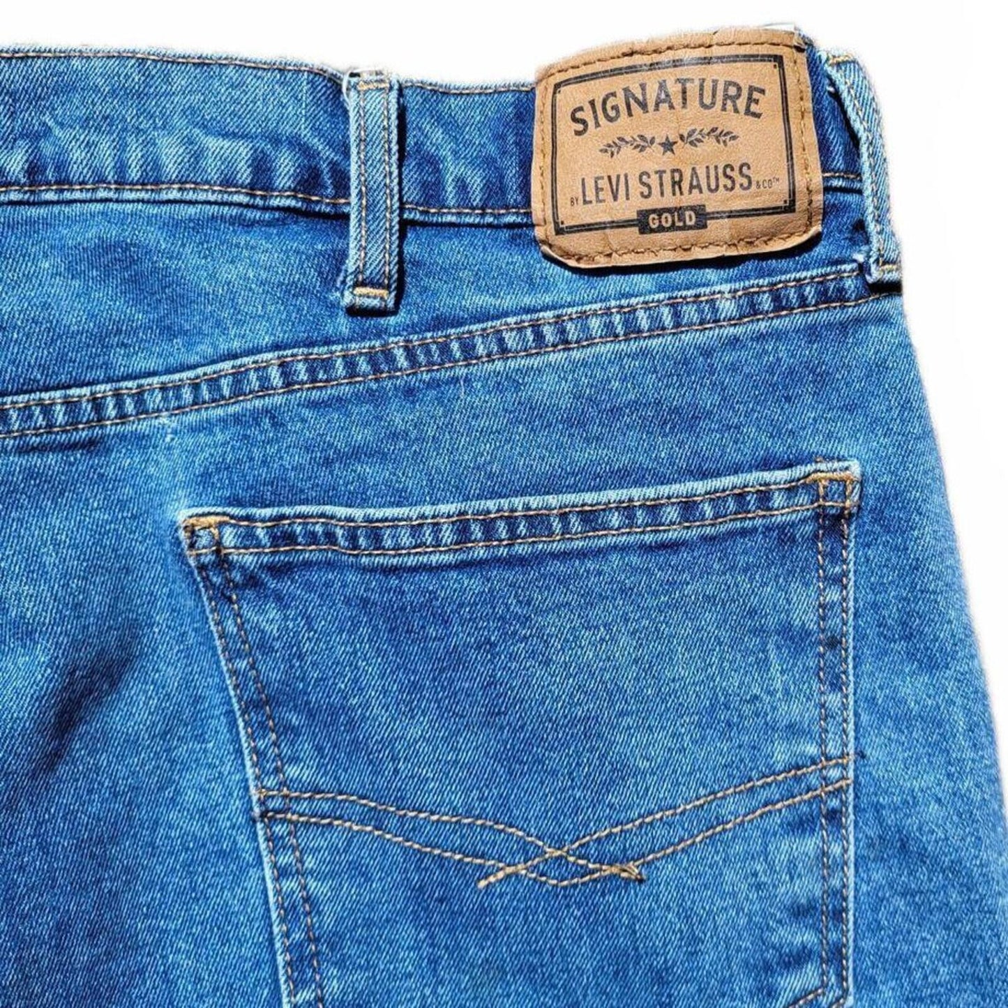 Signature by Levi Strauss Gold Jeans 42x30 – Blue Denim – Men’s Straight Fit