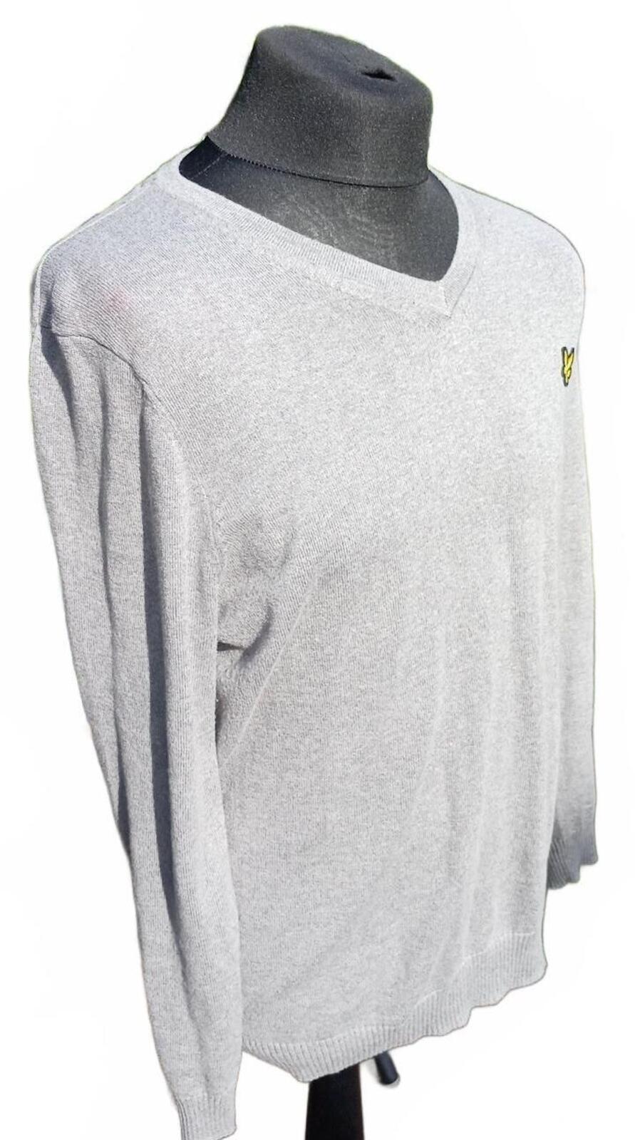 Lyle & Scott Men’s Grey V‑Neck Jumper Large – Embroidered Eagle Logo
