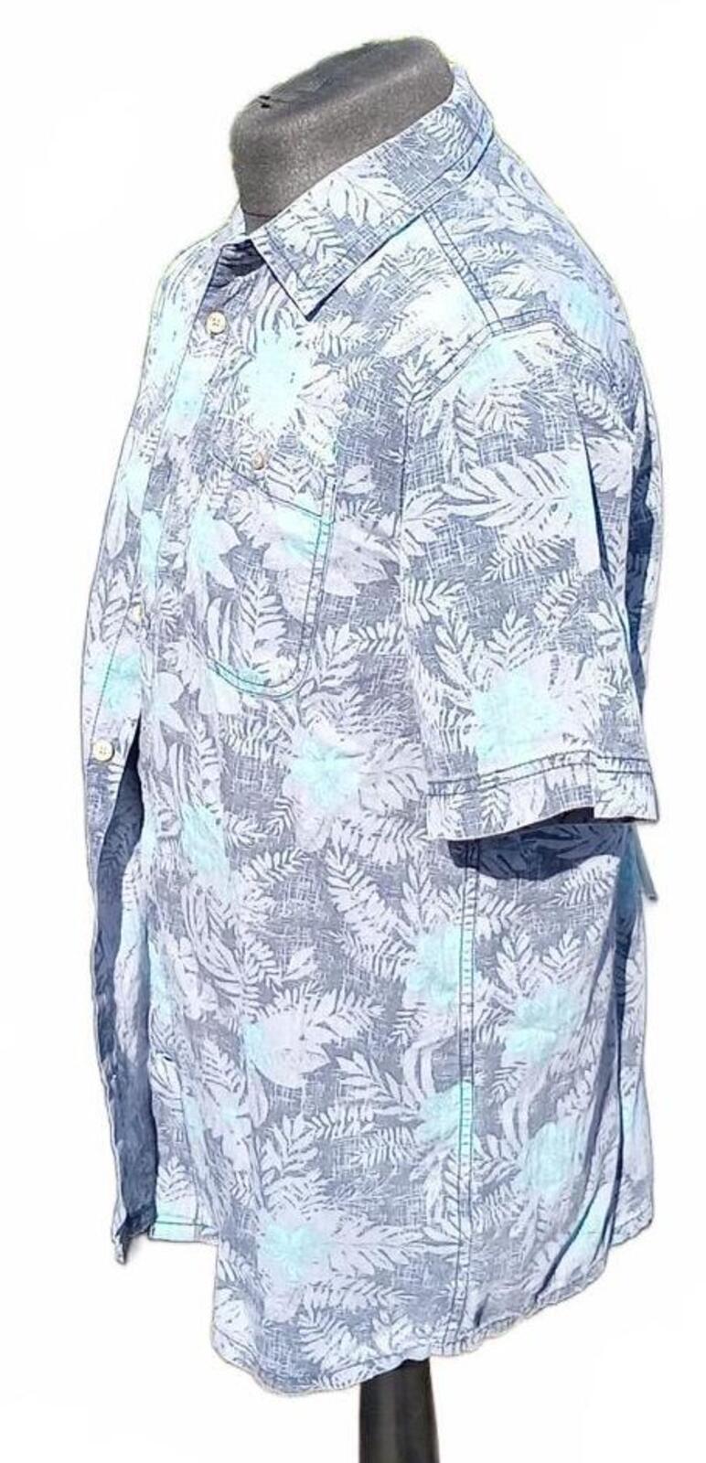 Weird Fish Men’s Short Sleeve Shirt Large – Tropical Floral – Preloved