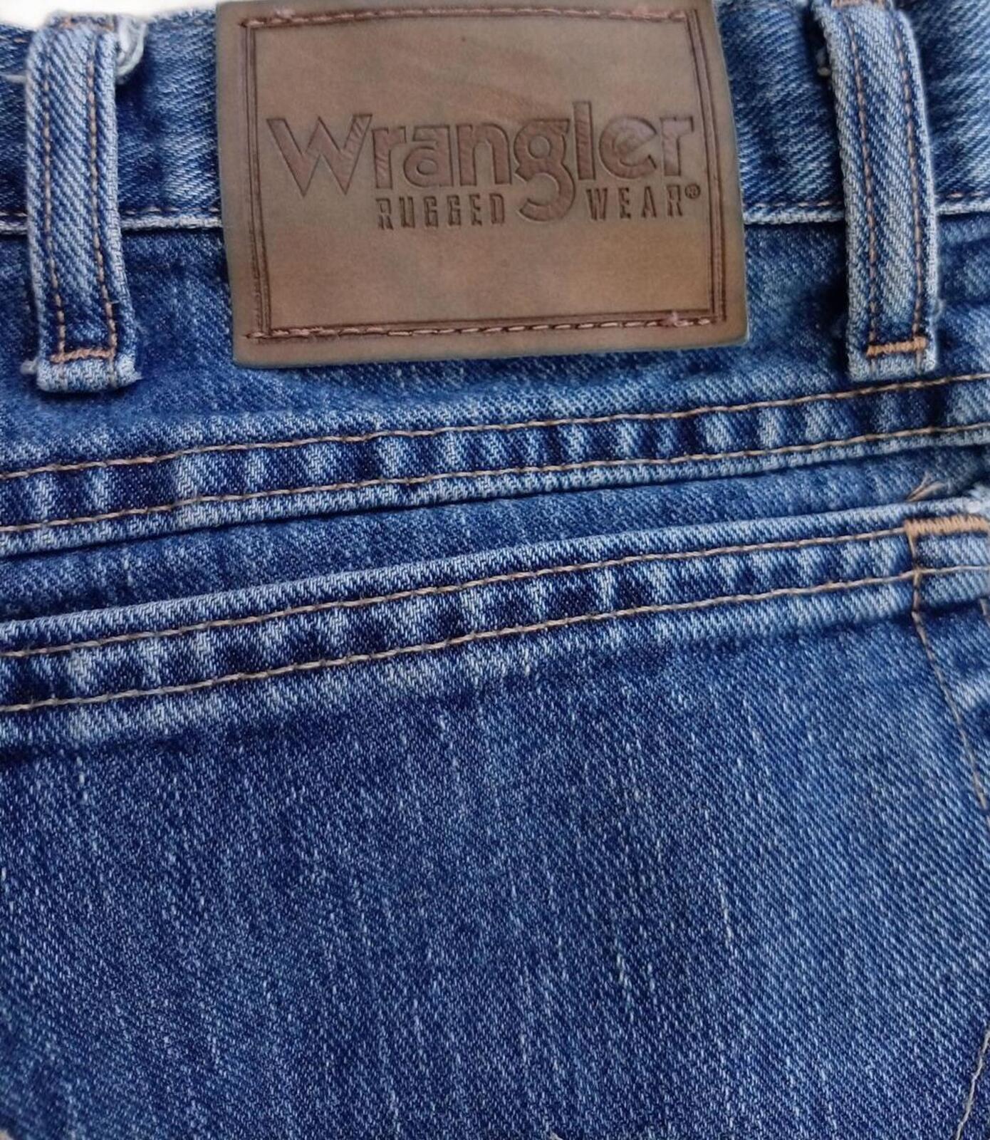 Wrangler Rugged Wear Jeans 38×29 – Blue Denim – Relaxed Fit – Great Condition