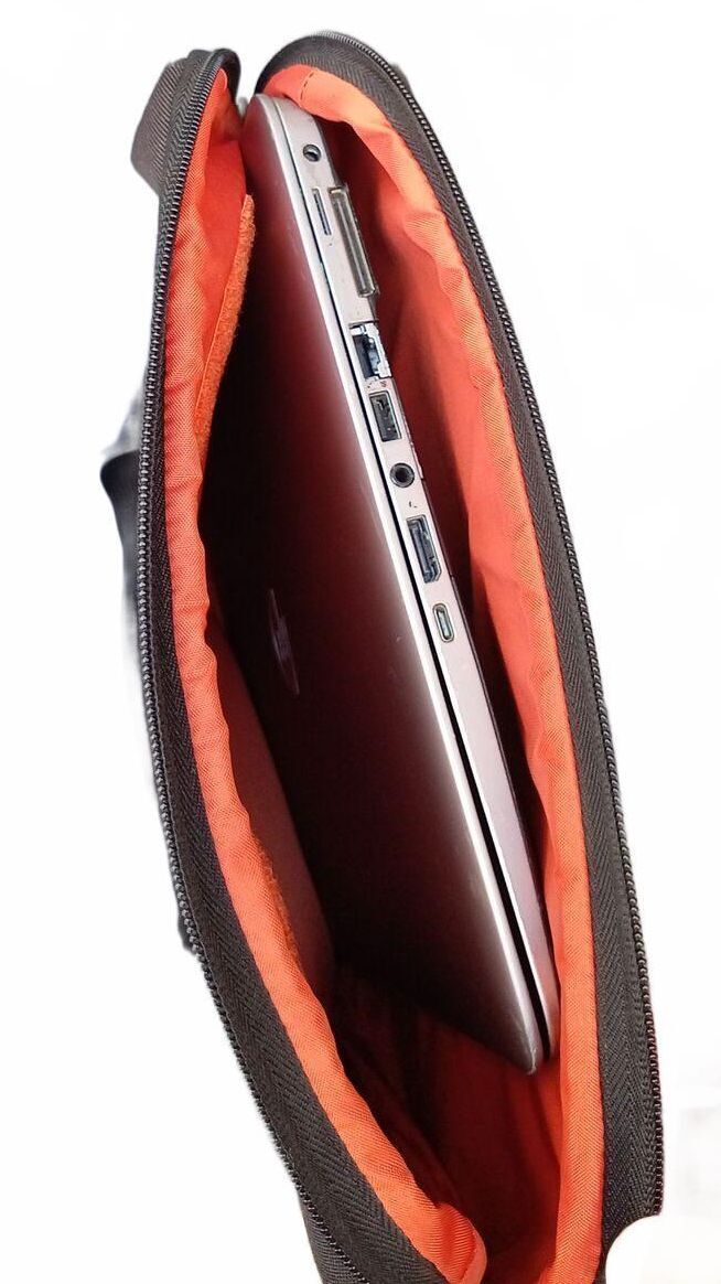 Samsonite Laptop Sleeve Carry Case Fits 15.6 to 16" Padded Handles