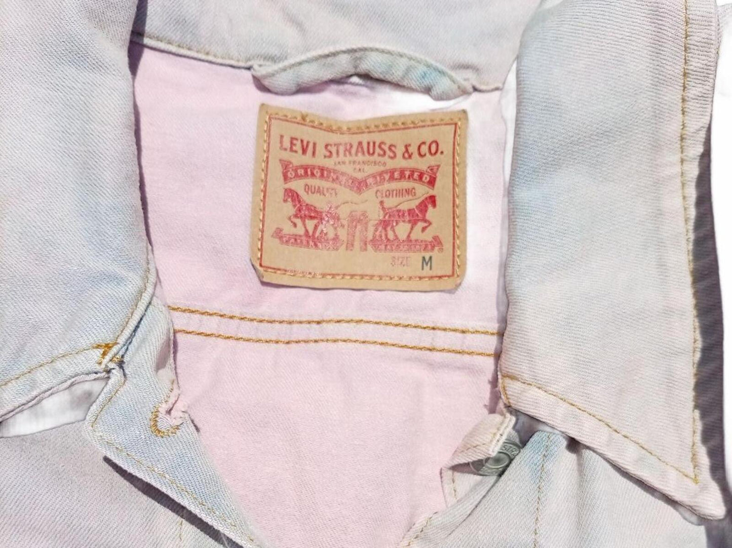 Levi's Women's Denim Trucker Jacket M Medium Bleached Pastel Lilac Pink 21" P2P