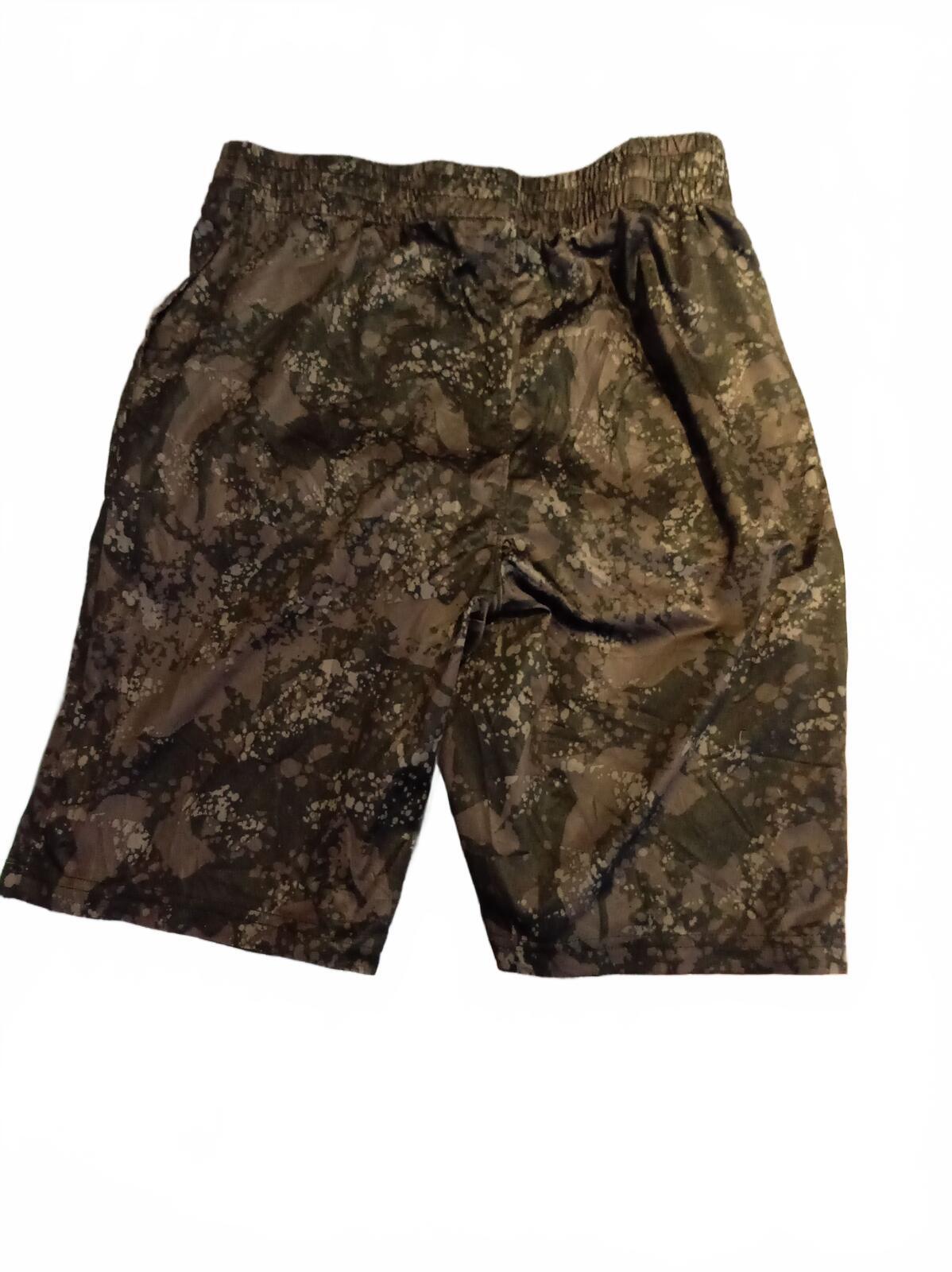 Puma Men's Large Camouflage Athletic Shorts - Large