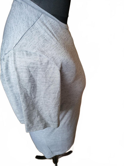 Nike Grey Short Sleeve T-Shirt with Black Swoosh Logo - Small