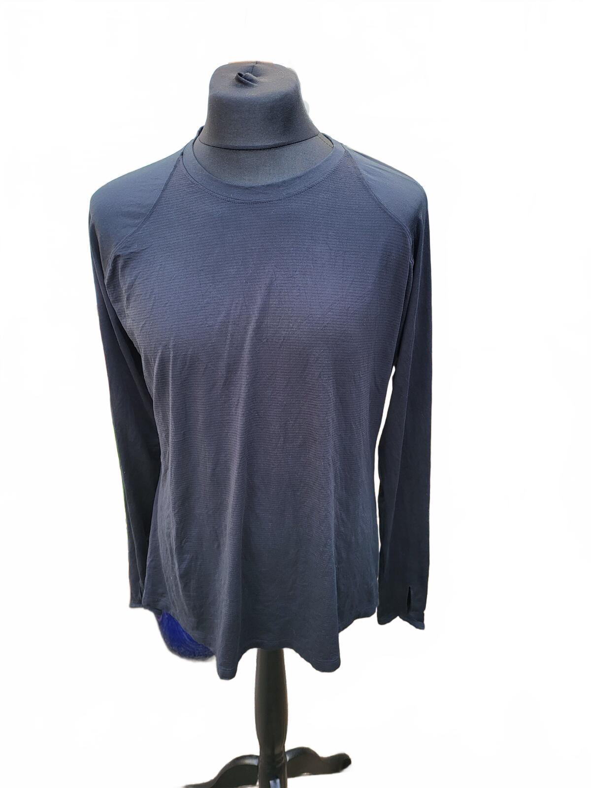 Columbia Men’s XL Technical Long Sleeve Top - Navy Blue - Good Condition