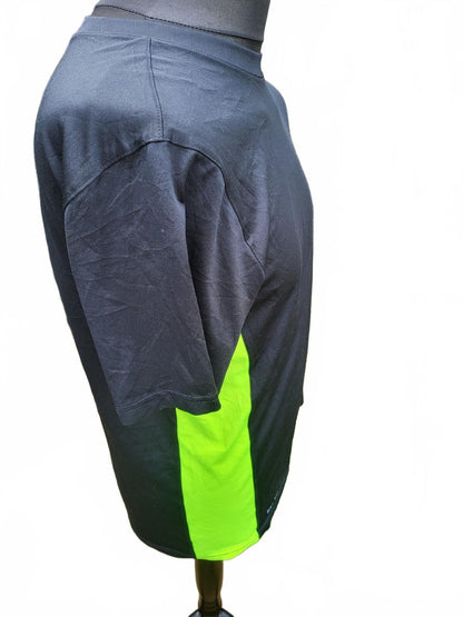 Nike Men's Black and Neon Green Dri-Fit T-Shirt - Medium