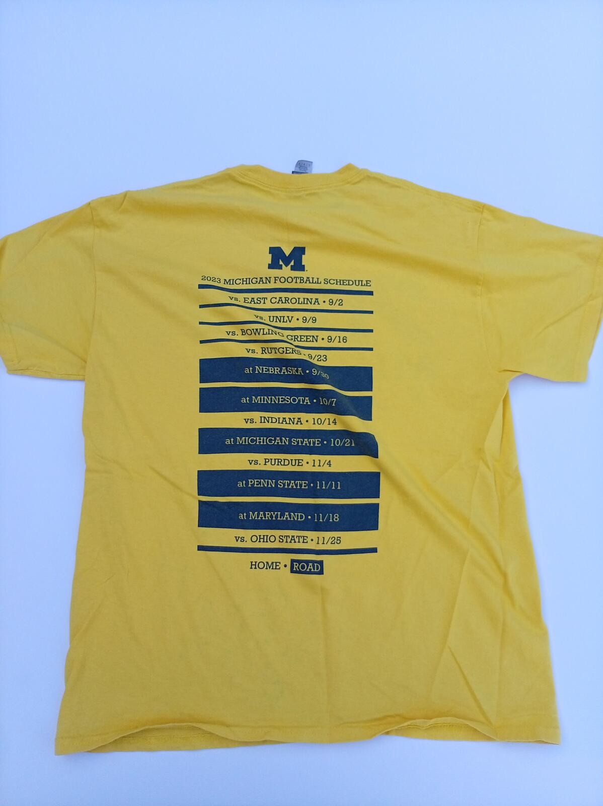 2023 Michigan Football Team 144 T-Shirt - Yellow Graphic Tee Large Fits Medium