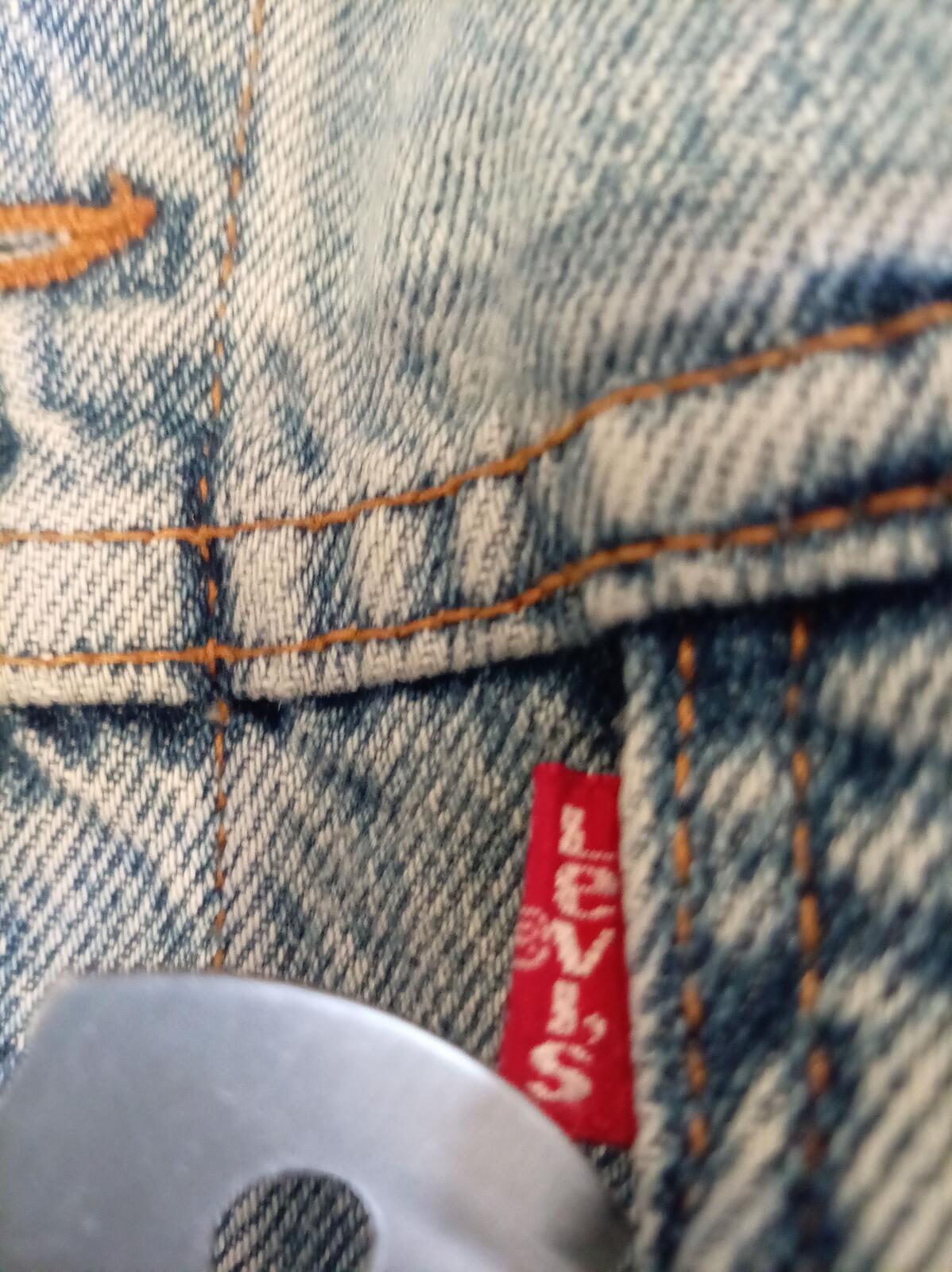 Vintage Levi's Denim Jacket L Large 70507 0389 Blue Trucker Made in USA 1995