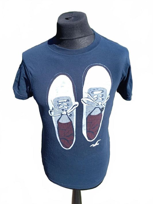 Hollister Men's T-Shirt Size Small S Navy Blue Graphic Tee Canvas Shoes Sneaker