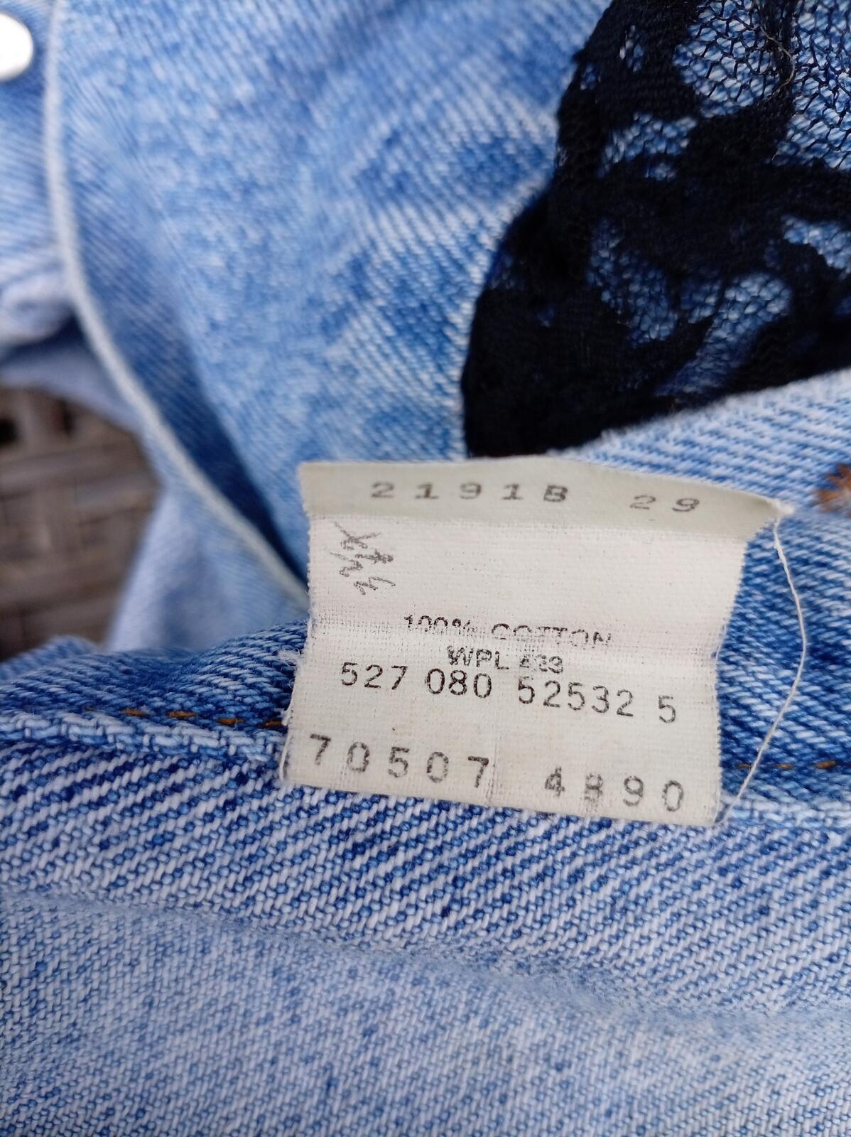 Vintage Levi's made in USA 70507 Denim Jacket Men's L 23" P2P Light Wash 1990