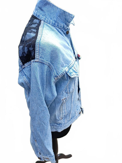 Vintage Levi's made in USA 70507 Denim Jacket Men's L 23" P2P Light Wash 1990