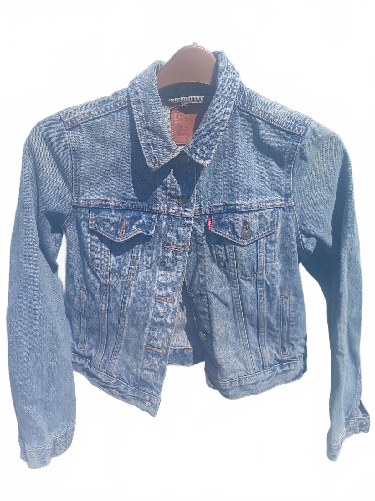 Levi's Women's Denim Trucker Jacket Size S Small Blue Jean Light Wash Classic