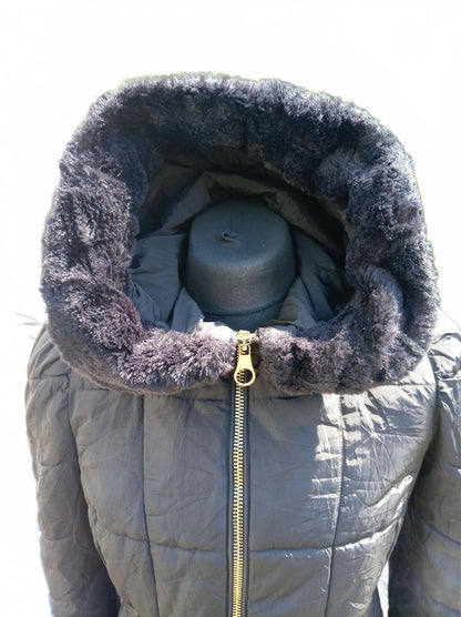 Guess Black Quilted Hooded Puffer Coat with Faux Fur Trim - Small