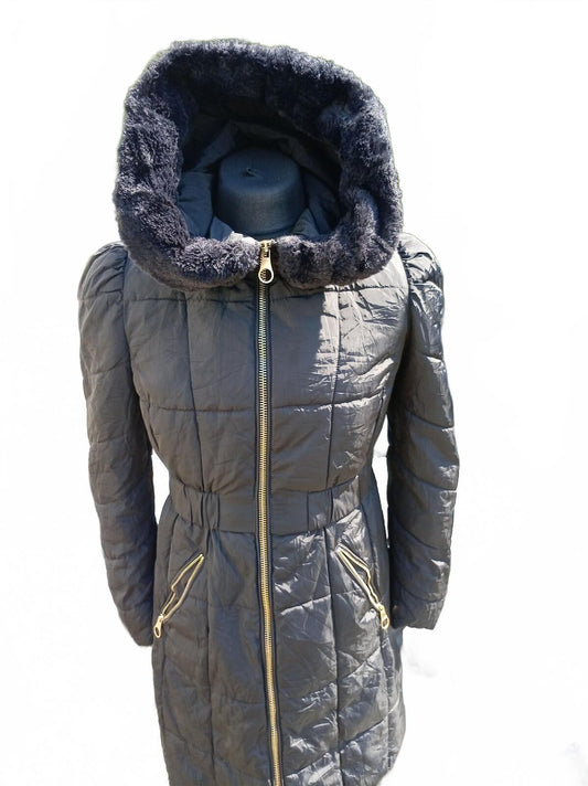 Guess Black Quilted Hooded Puffer Coat with Faux Fur Trim - Small