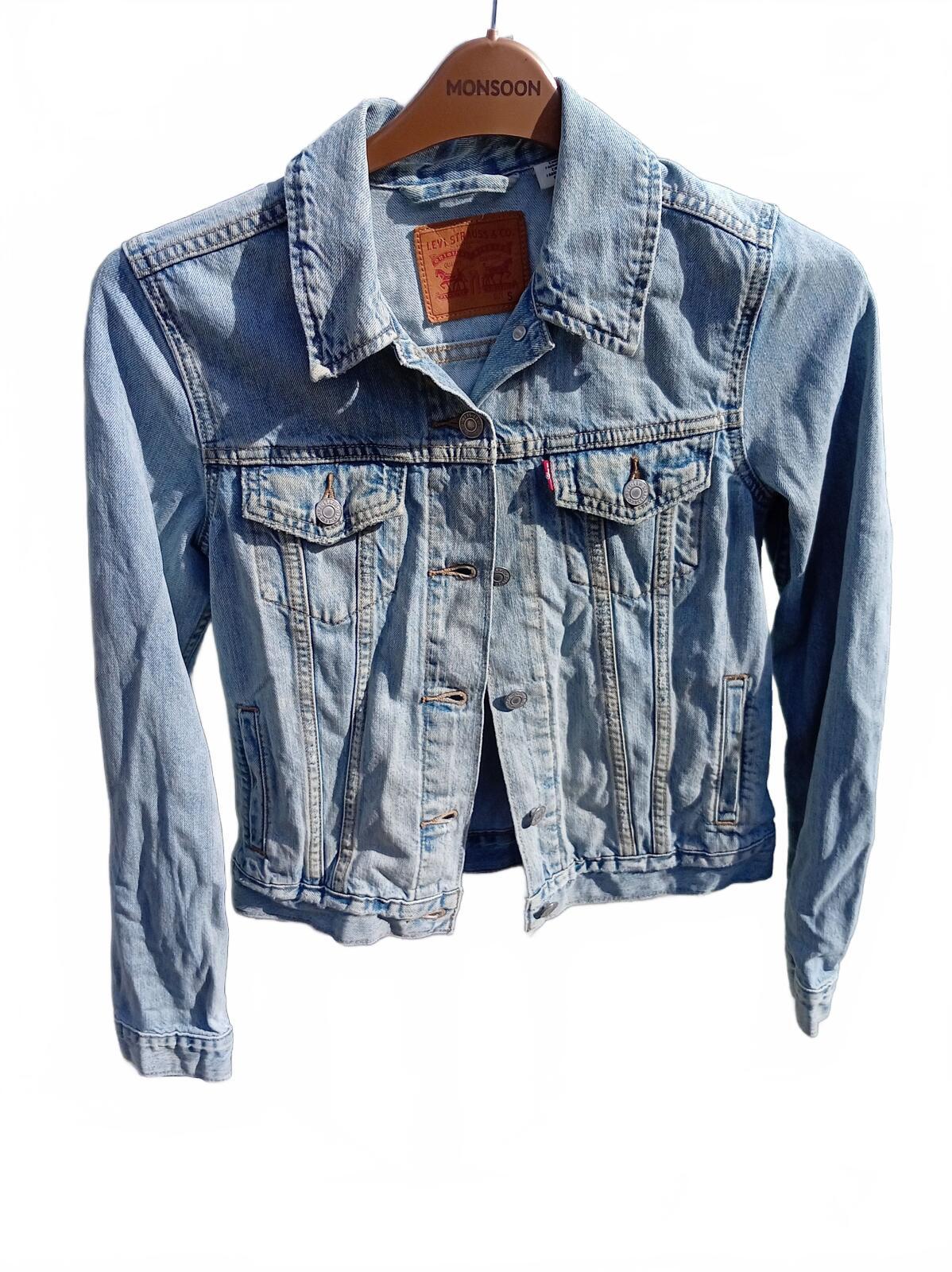 Levi's Women's Original Trucker Denim Jacket Small S Light Wash Blue 29945-0026